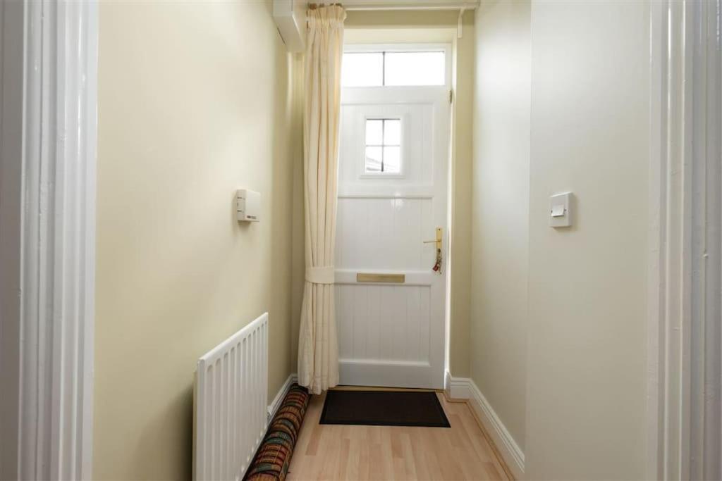 2 Cosy Bedrooms In A 3 Bed Home Tyrrelstown Exterior photo
